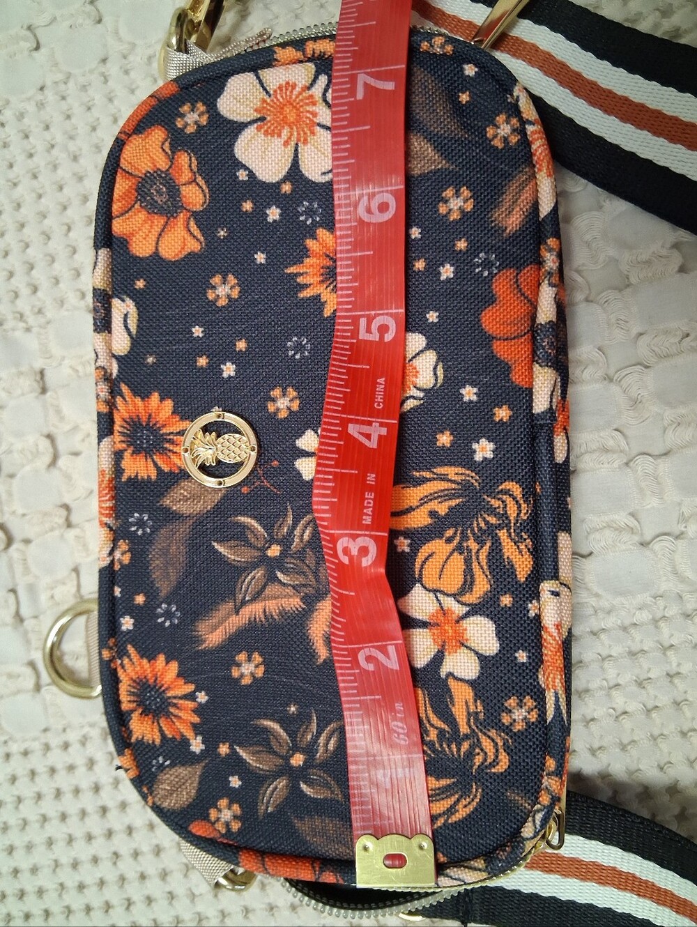 Simply Southern Small Floral Crossbody - Picture 4 of 4